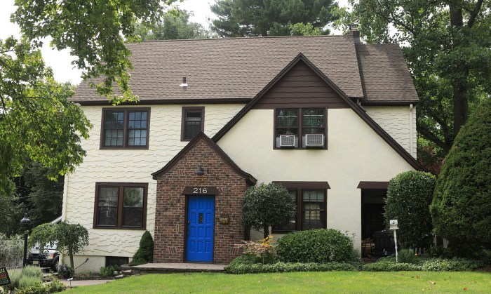 Walls exterior paint painting painted 28th january Painting siding